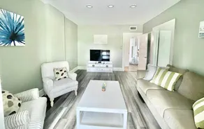 Cozy 1BR Downtown Getaway w/ Free Parking - Image 2