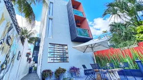 Beachside Oasis!! Spacious Condo - 1/2 block from the Beach- with Garden & Roof - Image 5