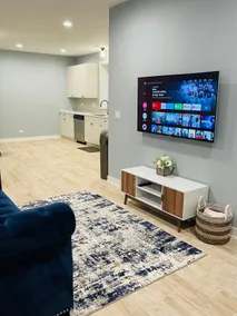 Brand New Oak Park Gem- 15 min from downtown! - Image 2