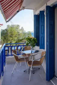 Pythagorio Blue Street Apartment with Balcony - Image 5