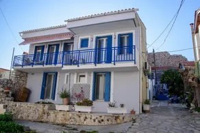 Pythagorio Blue Street Apartment with Balcony - Image 2