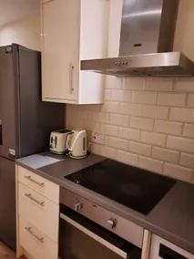 Private One Bedroom Apartment - Image 5