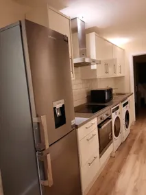 Private One Bedroom Apartment - Image 3