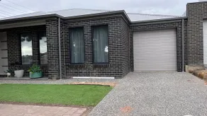 Modern House in Newton - Image 4
