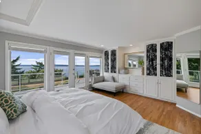 Luxury Water View 6BR Retreat with Hot Tub and Gym - Image 2