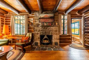 American Chestnut Log Cabin - Sauna, Hot Tub, Gym - Image 2