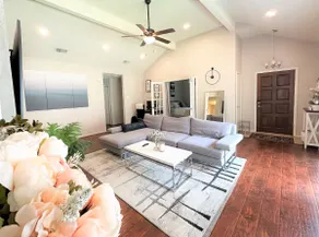 Luxury Home in Sugar Land - Stafford - Image 5