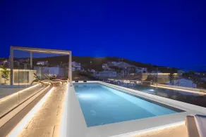 Lux Modern Villa• Airport 25 min• Pool•Jacuzzi•EVC - Image 3