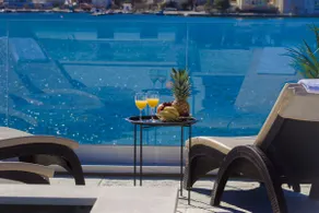 Lux Modern Villa• Airport 25 min• Pool•Jacuzzi•EVC - Image 2