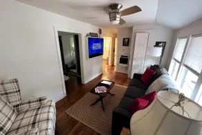 Charming Pet-Friendly Guesthouse in Avondale - Image 3