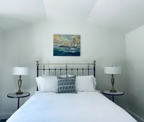 The Valley Inn #3 - Image 4