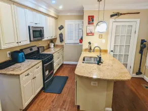 Historic Herndon Farmhouse - IAD - Dulles - Reston - Image 3