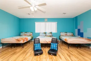”Anchored Inn” | Great Location | Sleeps 12 | BBQ - Image 4