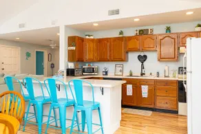 ”Anchored Inn” | Great Location | Sleeps 12 | BBQ - Image 3