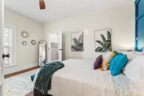 The Luxe/Hot Tub/12min to Horse Park/30 Min to Ark - Image 5