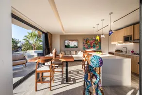 Downtown Condo With Great Views, Shared Pool, Hot Tub, & Grill - Image 2
