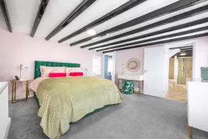 Hollie's Beach House - Image 3