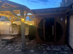 ”The Hideaway” Modern Apartment w/Sauna and Grill - Image 5