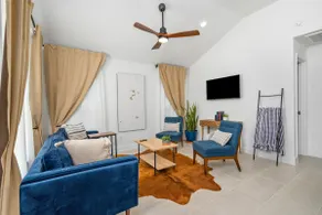 Casita Blanca near UH and downtown - Image 2