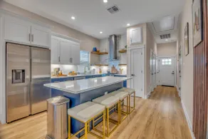 3 bedroom Oasis in East End near Downtown - Image 4