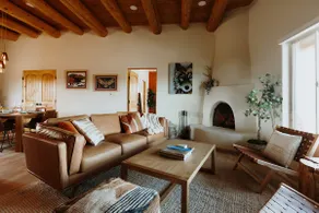 Great Views, Rave Reviews, SW Art, Hot Tub, Kiva - Image 3
