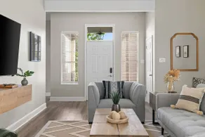 Luxury Home, 10 min to Domain, Private Backyard - Image 3