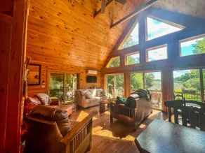 Cozy Chalet retreat on Lake Pennock - Image 3