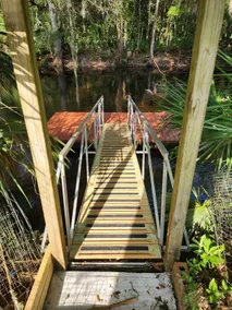 \"High On The River\" a quaint cabin resting along the upper Steinhatchee River. - Image 4
