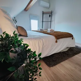 Domaine Saint Loup: ”LE PETIT LOUP” Cottage 10' Beaune - Image 3