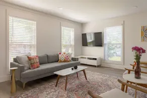 Contemporary Home in Energy Corridor w/ Fast Wi-fi - Image 3
