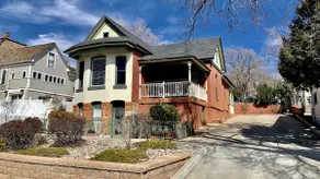 The 1900 House 1 Block From DT - Image 2
