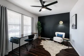 King-size Bed, EV Charging, Private Backyard - Image 5