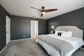King-size Bed, EV Charging, Private Backyard - Image 2