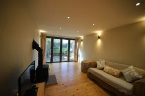 Stylish Scandinavian eco build - Image 2