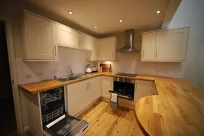 Stylish Scandinavian eco build - Image 3