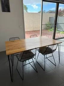 Modern 3 bed 2 bath house, parking and outdoor space - Image 3