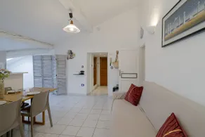Saint Michel Central Apartment - Image 5