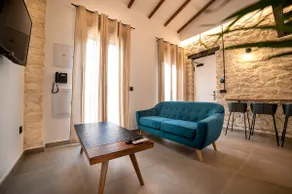 Penthouse with terrace, 1 bedroom - Image 2