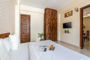 Homlee-Jumbo 1BHK- 2 ACs-Laxman Jhula-Lift-Parking - Image 3