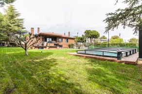 Spectacular Luxury Leisure Villa - Image 2