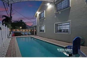 Incredible 7BR w/ Game Room Heated Pool & Jacuzzi! - Image 3