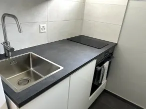 Central & Renovated Apartment - Near Train Station & City Center - Image 5
