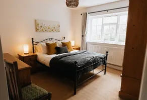 CLIFFE COTTAGE - Countryside Cottage in Castleton, Peak District National Park - Image 3