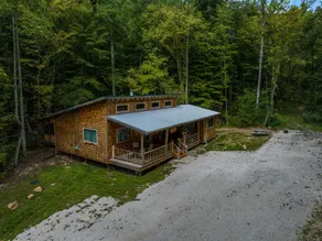 Spacious Secluded Cabin on 100 Acres Near Red River Gorge - Image 3