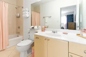 Chic 2BR2BA Apt, Parking, Washer & Dryer, Pet OK - Image 4