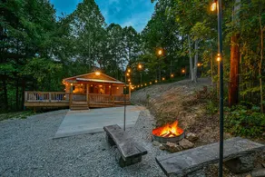 Hilltop Sunset Cabin w/ Stunning Views - Image 4