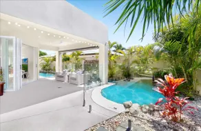 Walk to Golf Course, Lagoon Pool, Coastal Lux Home - Image 3