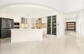 Walk to Golf Course, Lagoon Pool, Coastal Lux Home - Image 2