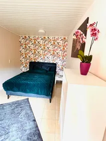 Small house - Image 2