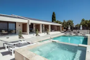 Villa Roselia - Luxury Escape with Magnificent Views, by ZanteWize - Image 4